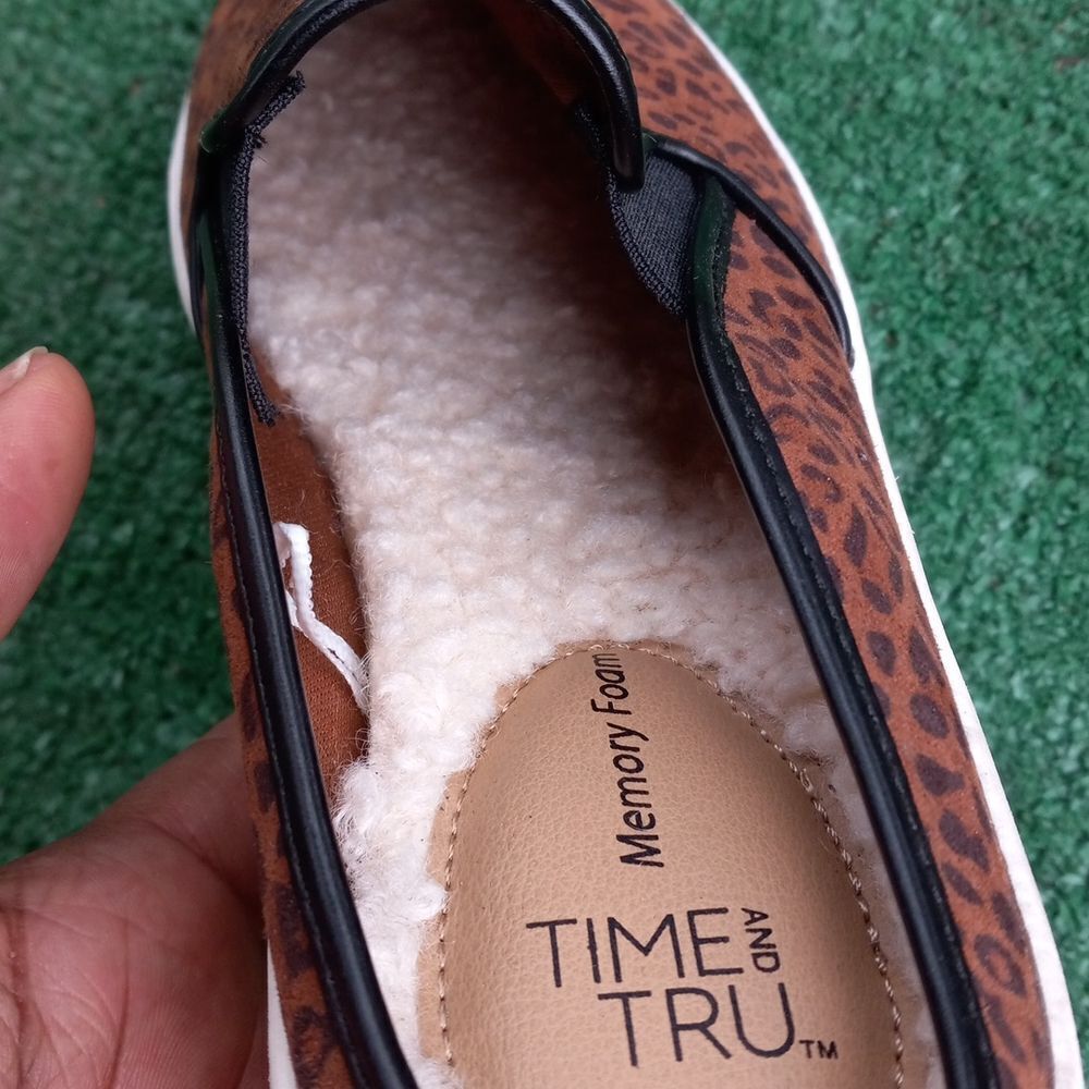 Leopard Print Memory Foam Slip Ons - Picture 3 of 4